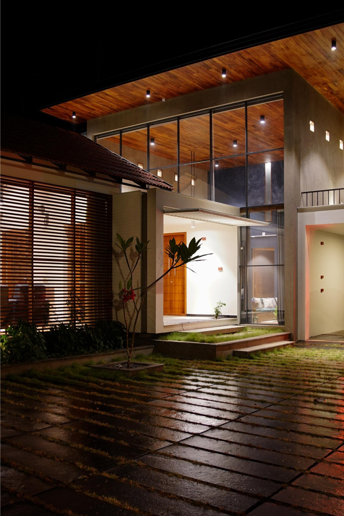 Dusk light exterior view of Lucid Home by Scribble Engine