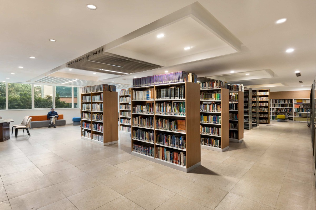 Library of Atal Akshay Urja Bhawan by Edifice Consultants Pvt. Ltd.