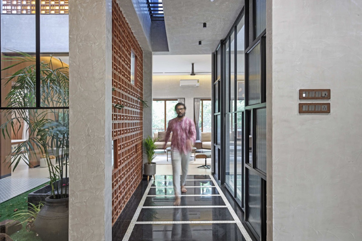 Corridor of Krishna-Kunj by Saga Architects