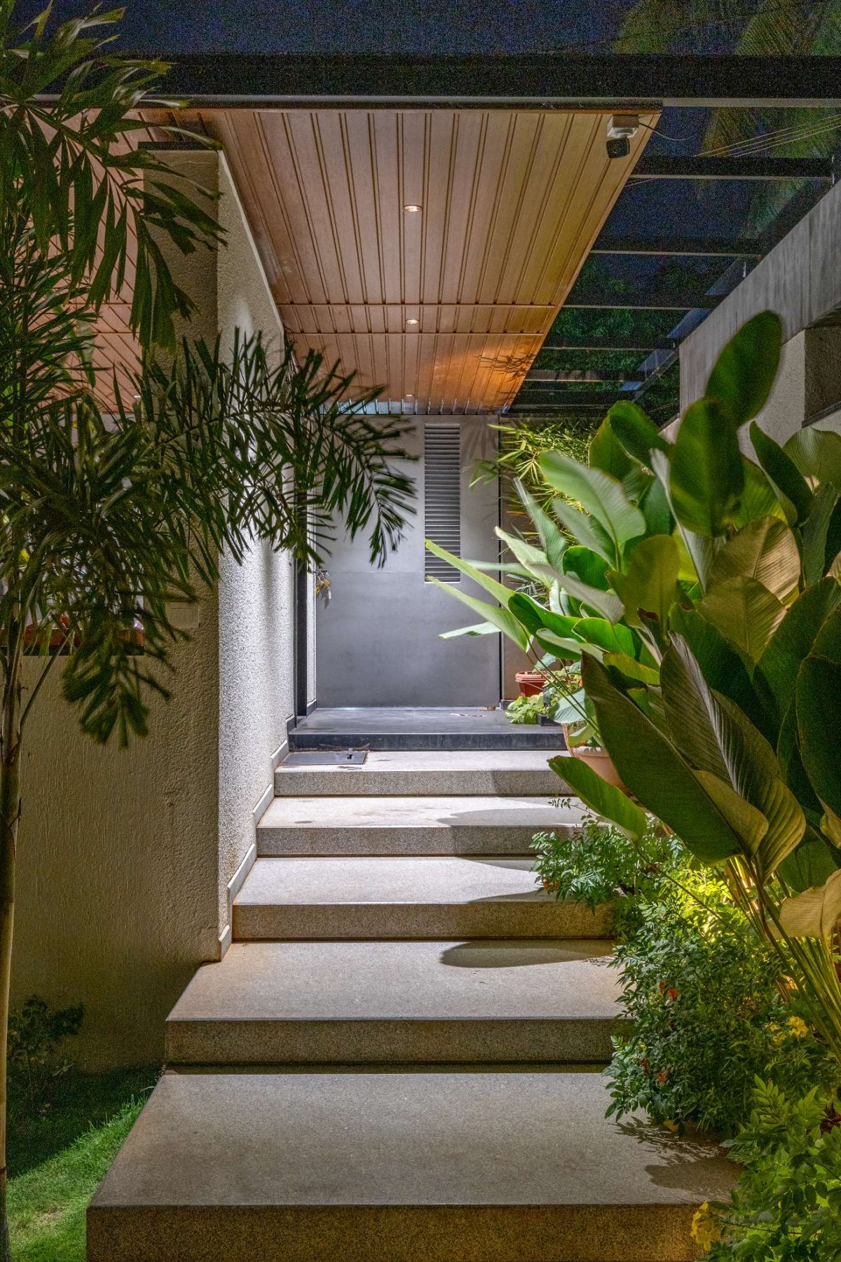 Entrance lobby of Avaradi House by Sense of Space Architecture Studioudio