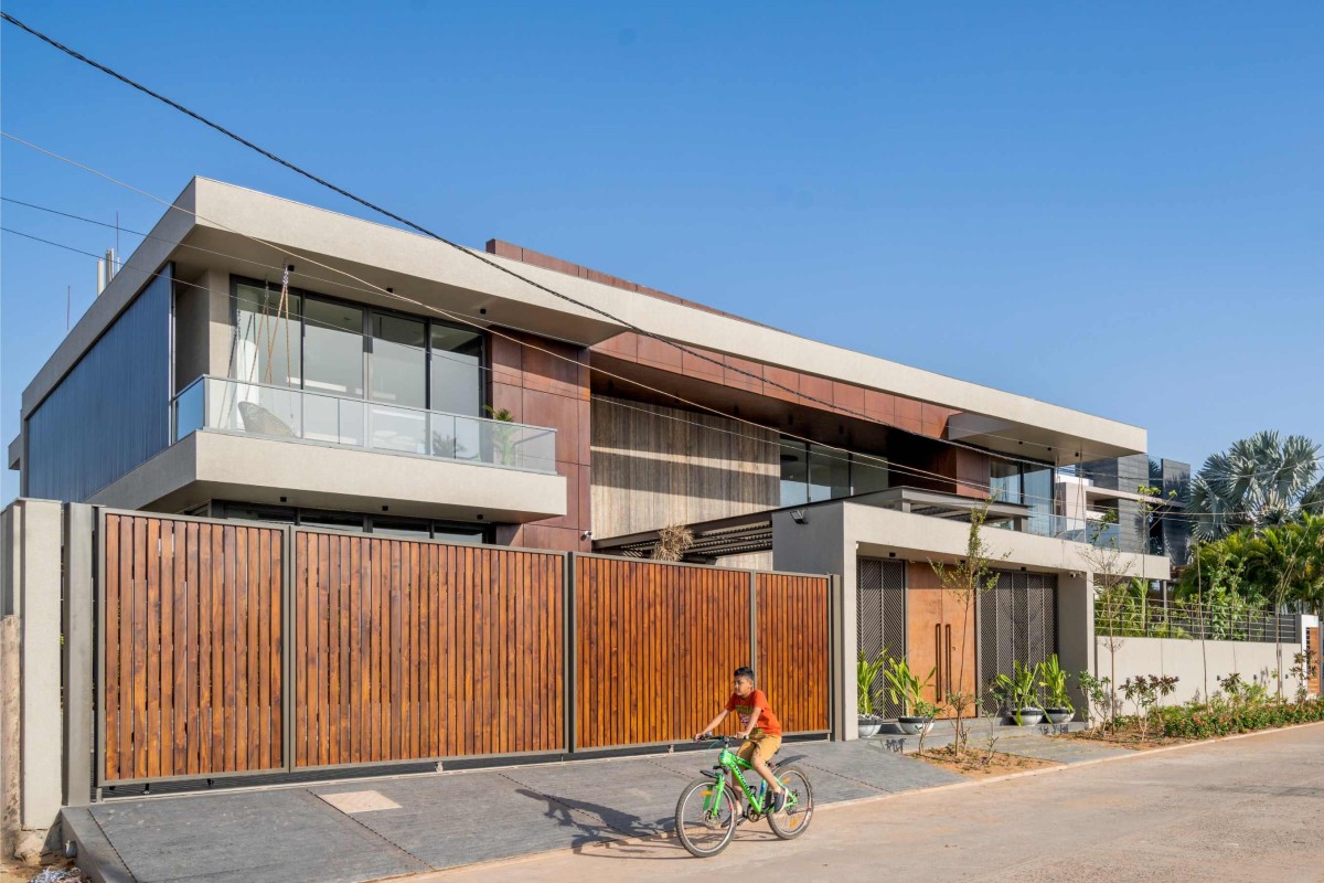 Exterior view of Sanctum Villa by VPA Architects