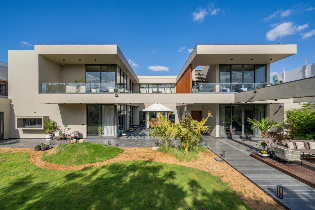 Exterior view of Sanctum Villa by VPA Architects