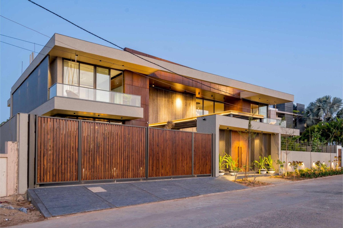 Dusk light exterior view of Sanctum Villa by VPA Architects