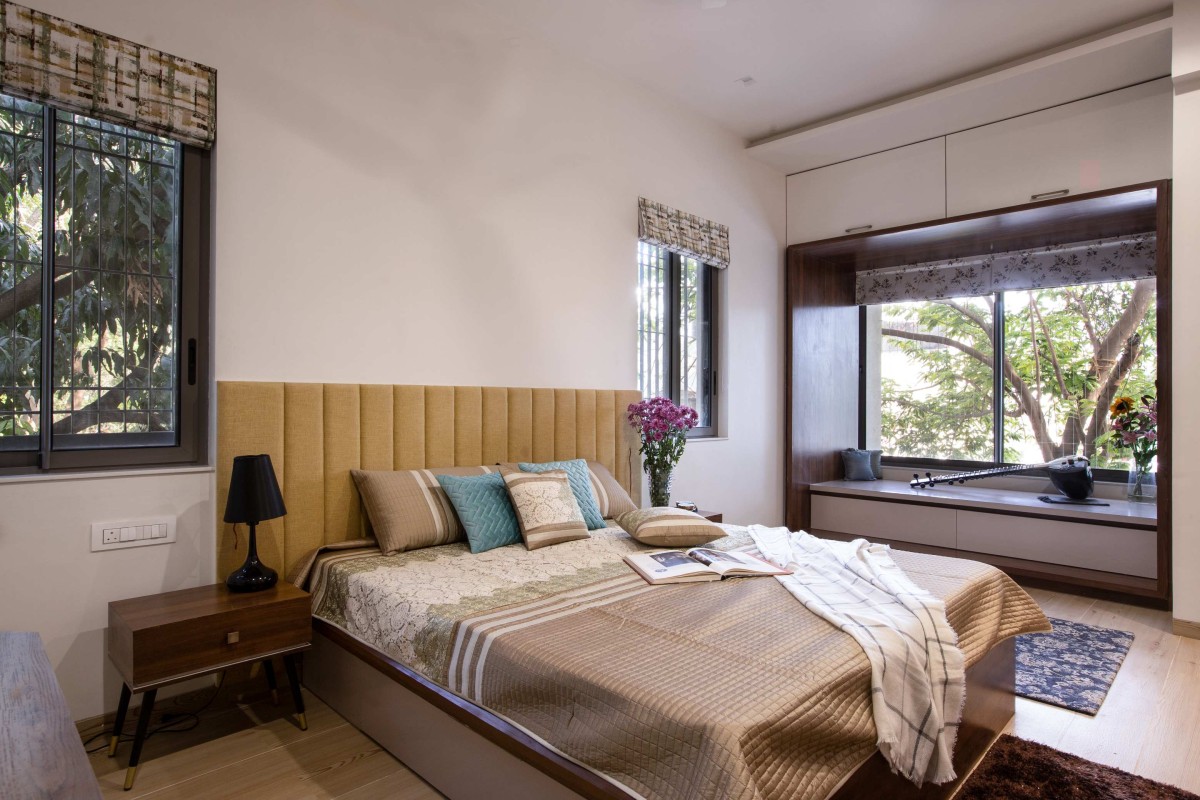 Master Bedroom 1 of Godbole Residence by Chaware & Associates