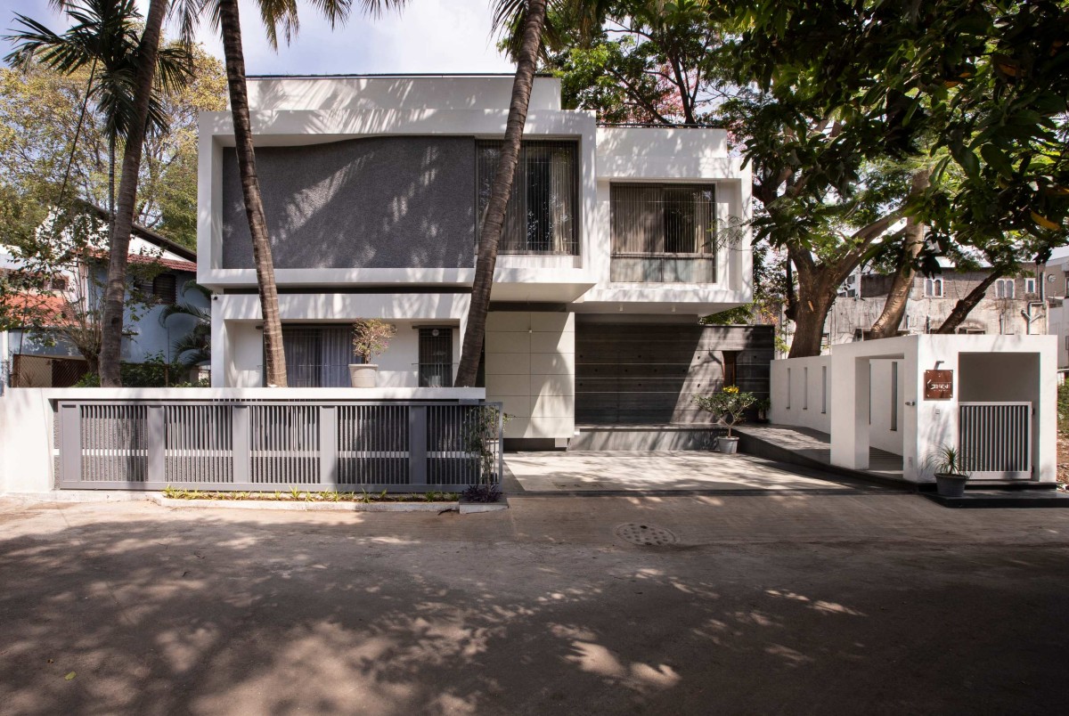 Godbole Residence by Chaware and Associates | Family Residence | Volume ...