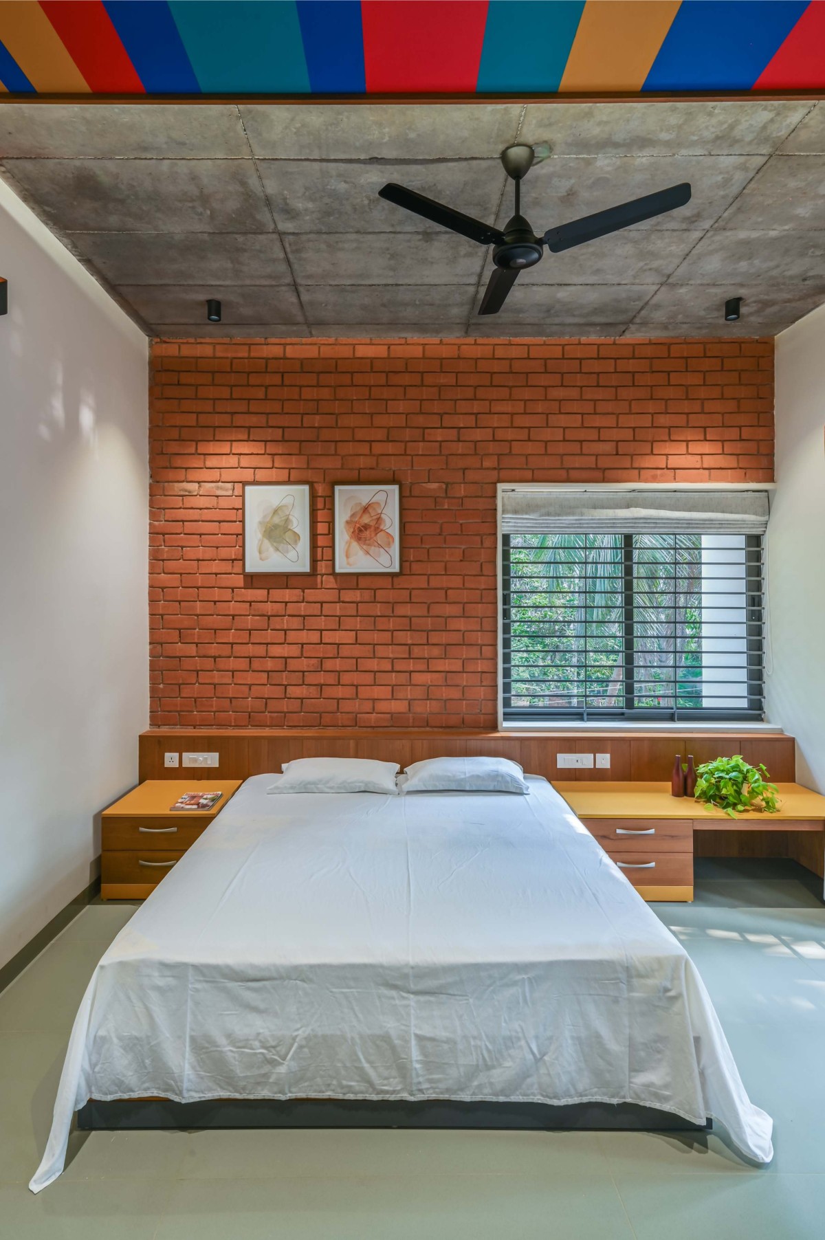 Bedroom of Brick Screen House by HONEYCOMB Architects