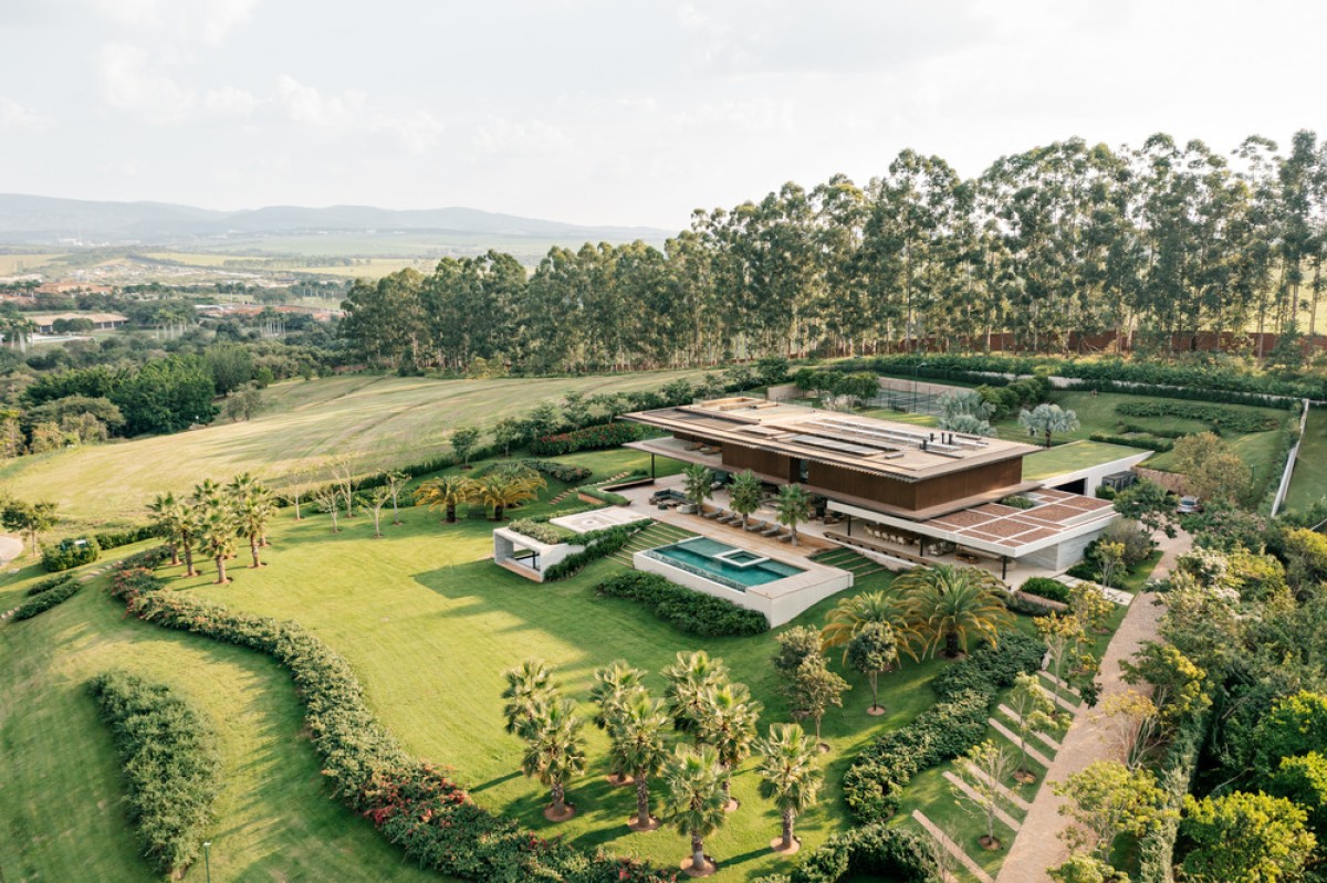 Aerial view of Valencia House by Padovani Arquitetos