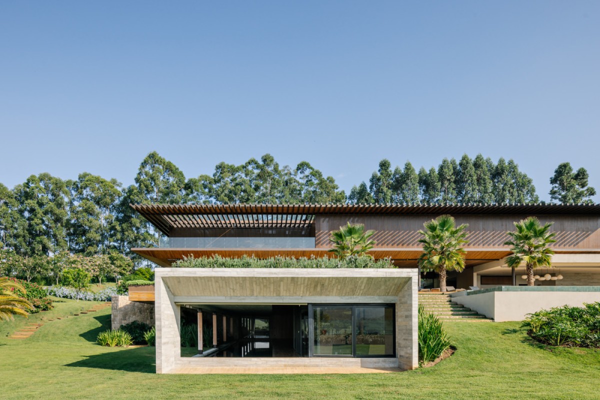 Exterior view of Valencia House by Padovani Arquitetos