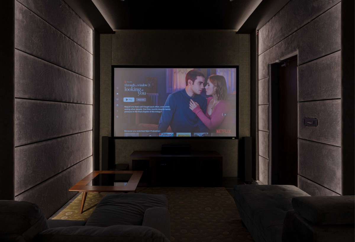 Home Theater of Nesta by Studio Hiraya