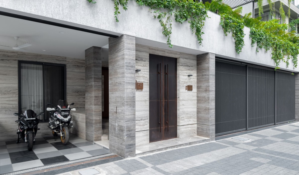 Elegant motorcycle parking space of Veera Villa by Keystone Studio