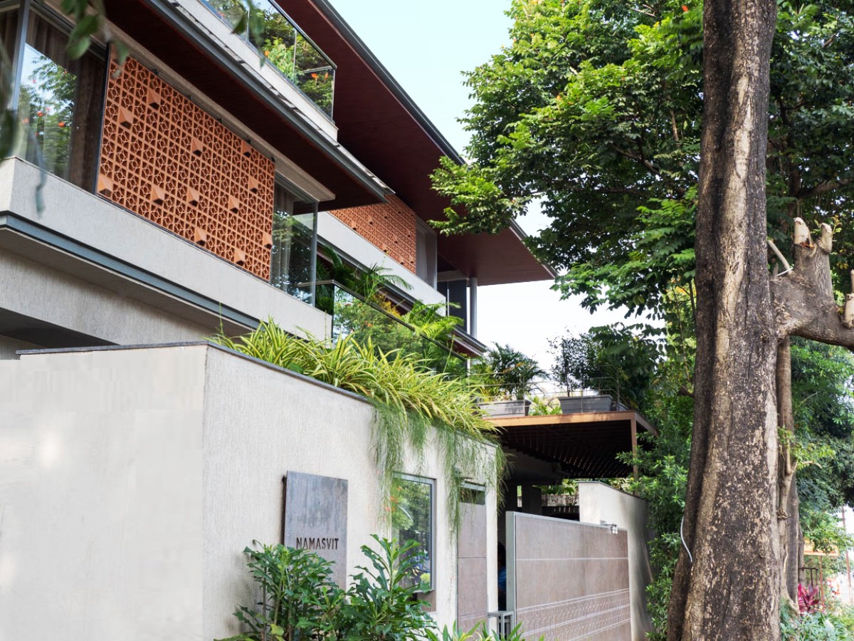 Exterior view of The Urban Lantern by Manthan Architects