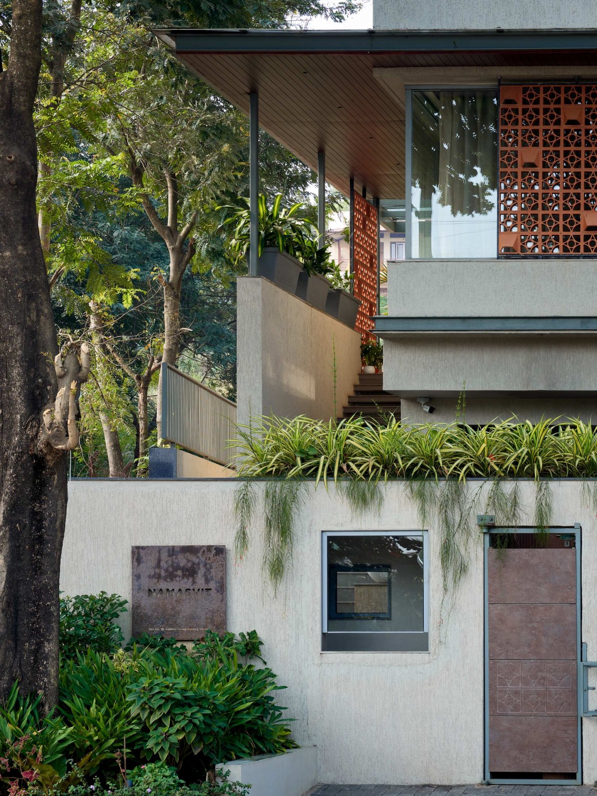 Exterior view of The Urban Lantern by Manthan Architects