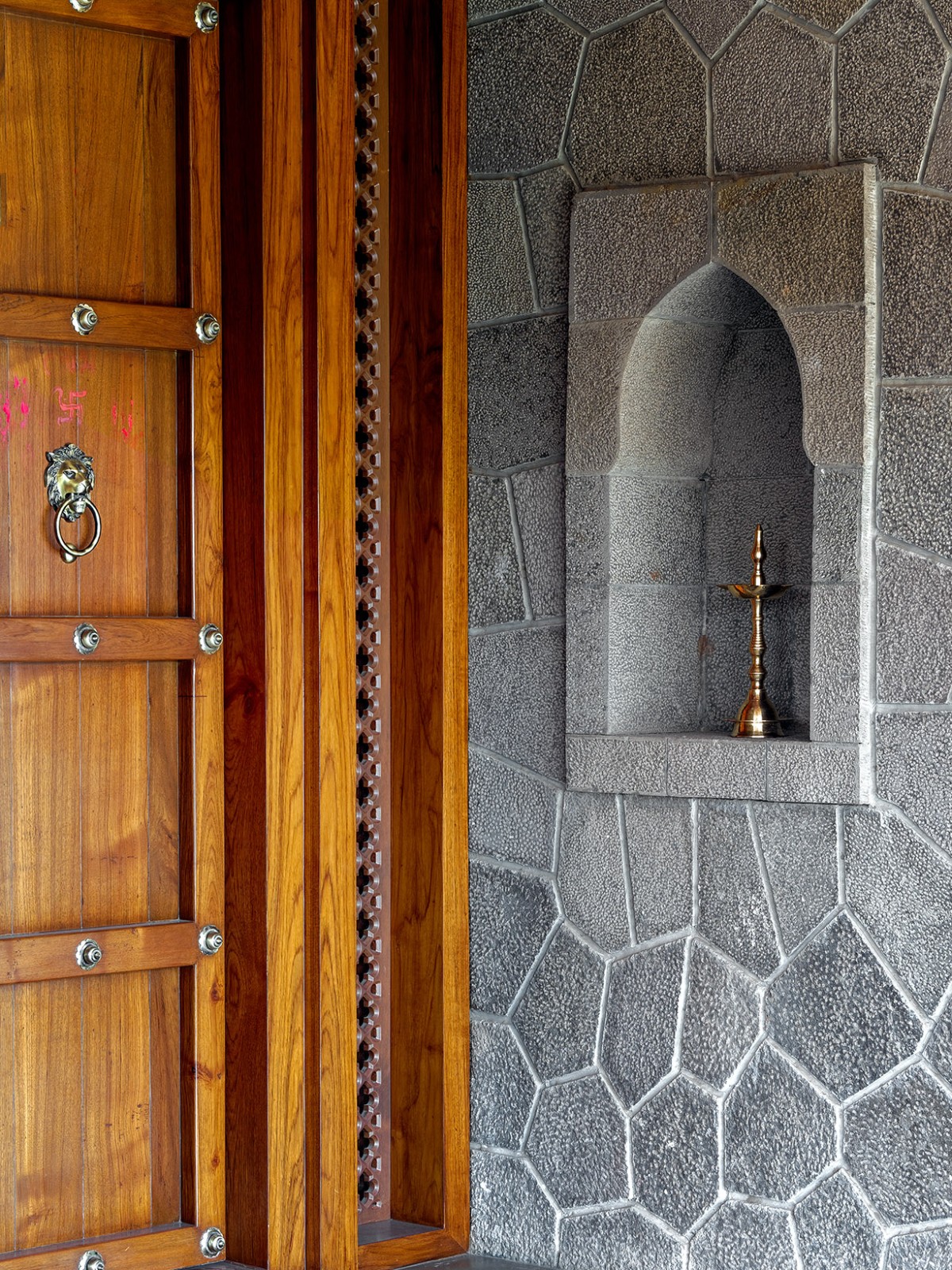 Detailed shot of wall and door of Chavan Wada by Area Planners