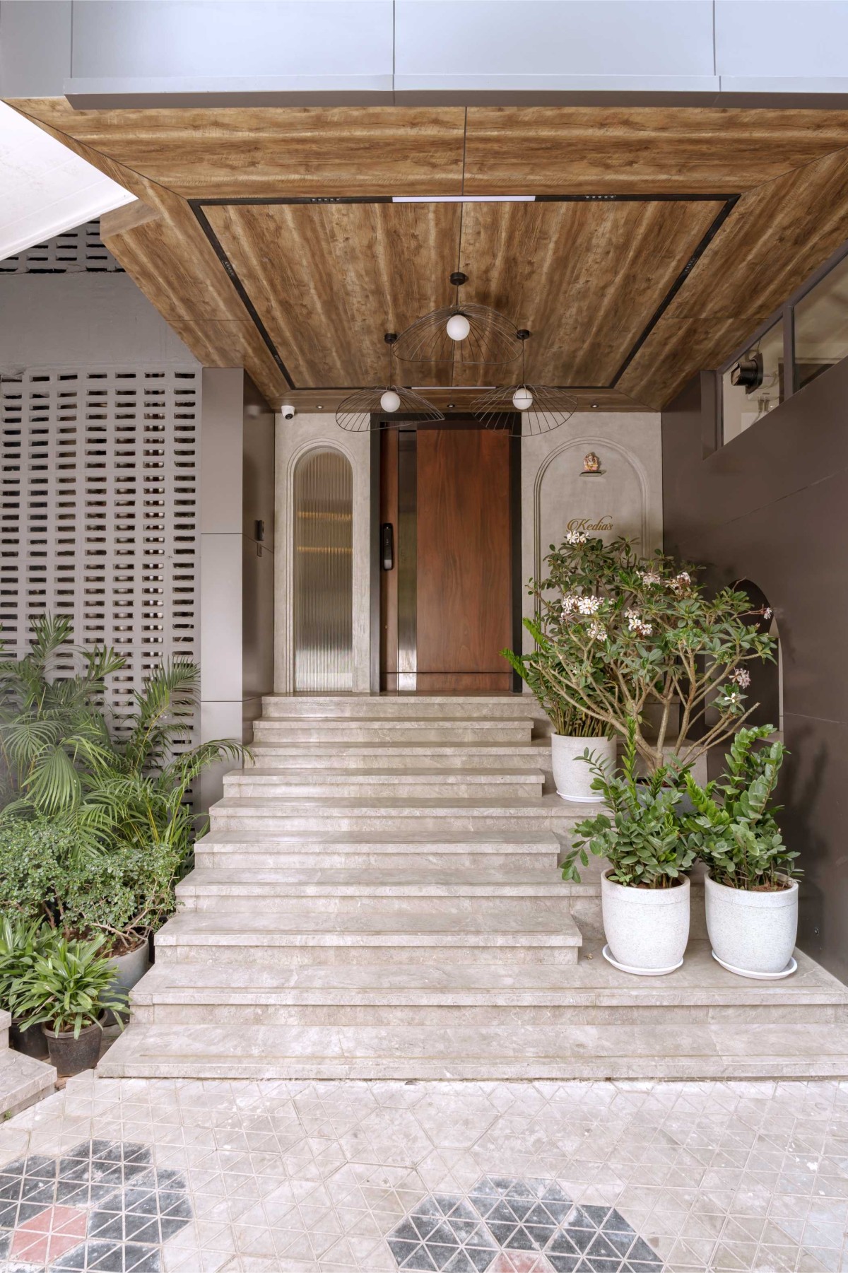 Entrance of Kedia Bungalow by Plus V Architects