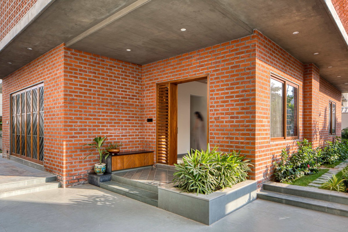 Entrance of Brick Screen House by MS Design Studio