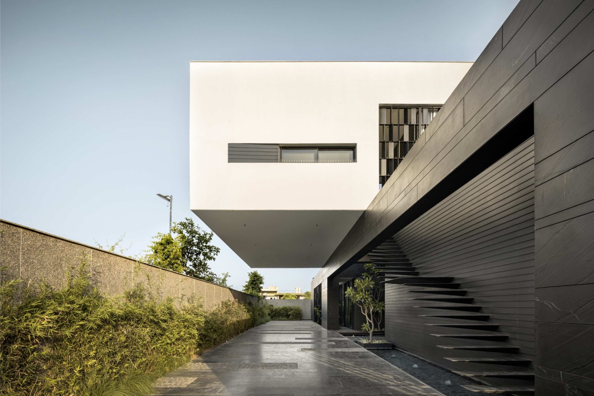 Exterior view of RB 182 by Minimalist Architecture & Design Studio