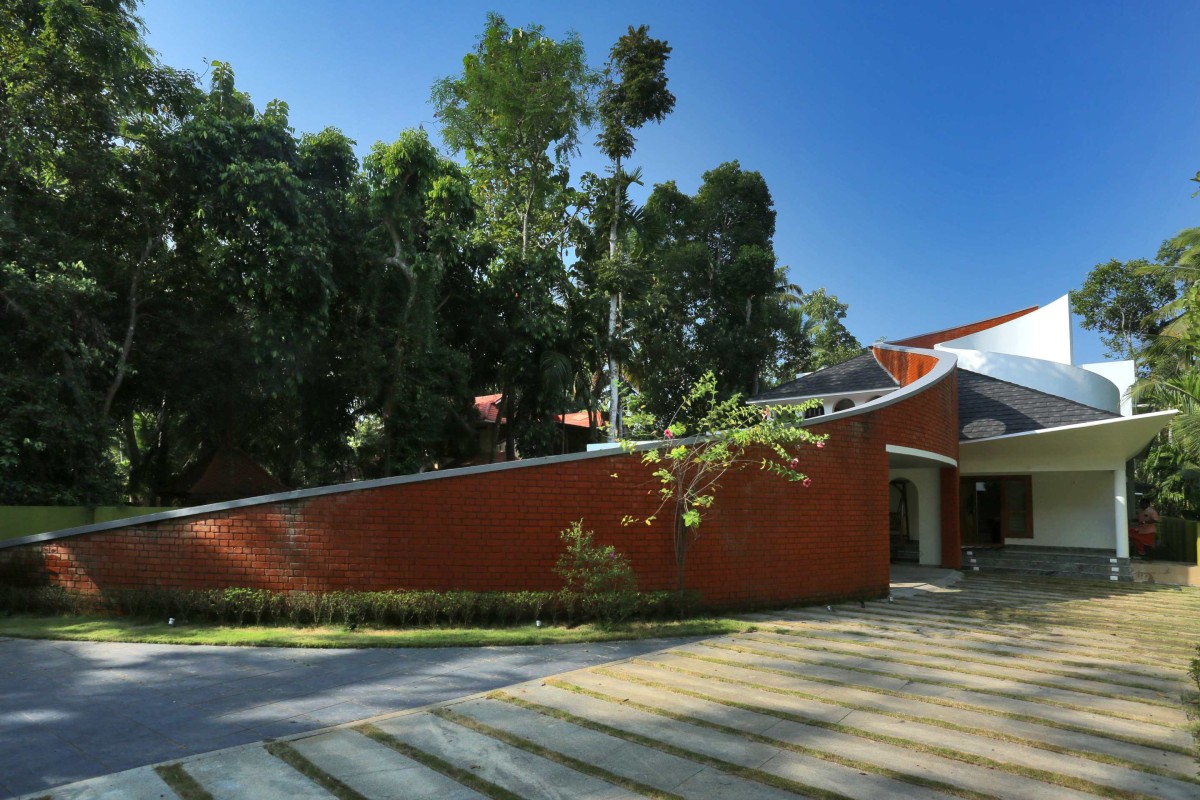 Exterior view of The Skyward Home by S Squared Architects