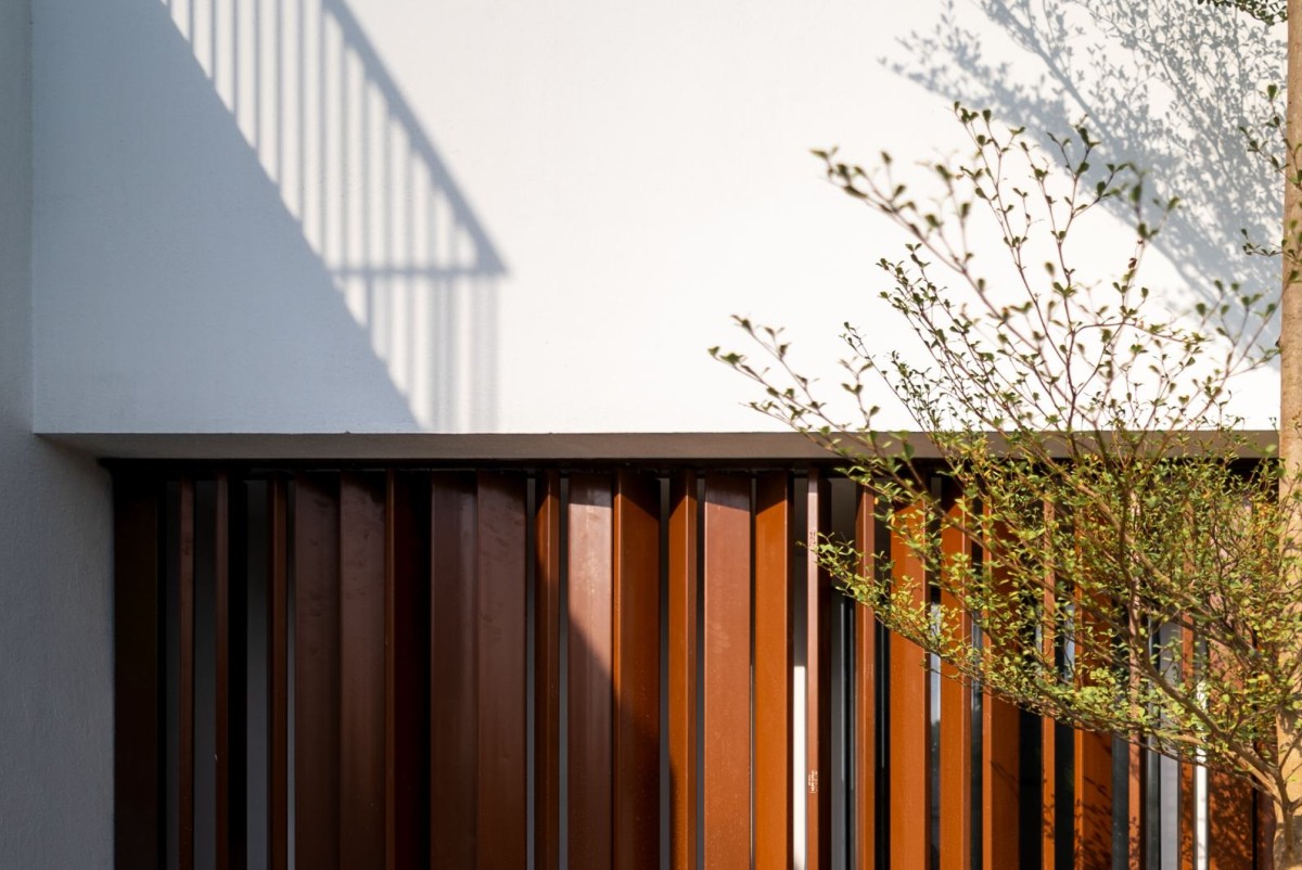 Louvers of TT House by Wall Narratives