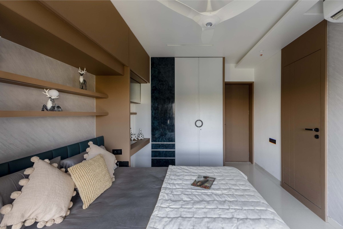 Guest Bedroom of Keanu by Lahoti And Associates