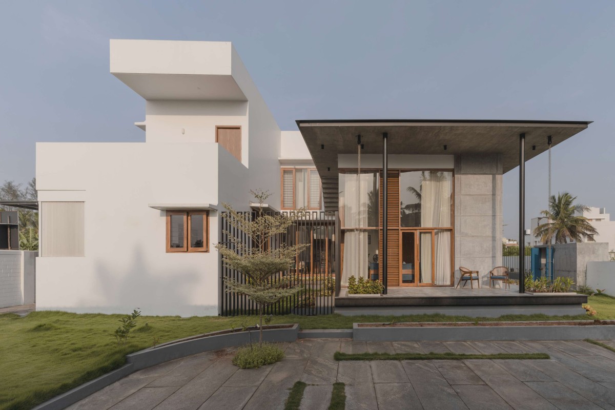 Exterior view of A House In The Farm by Studio MOB