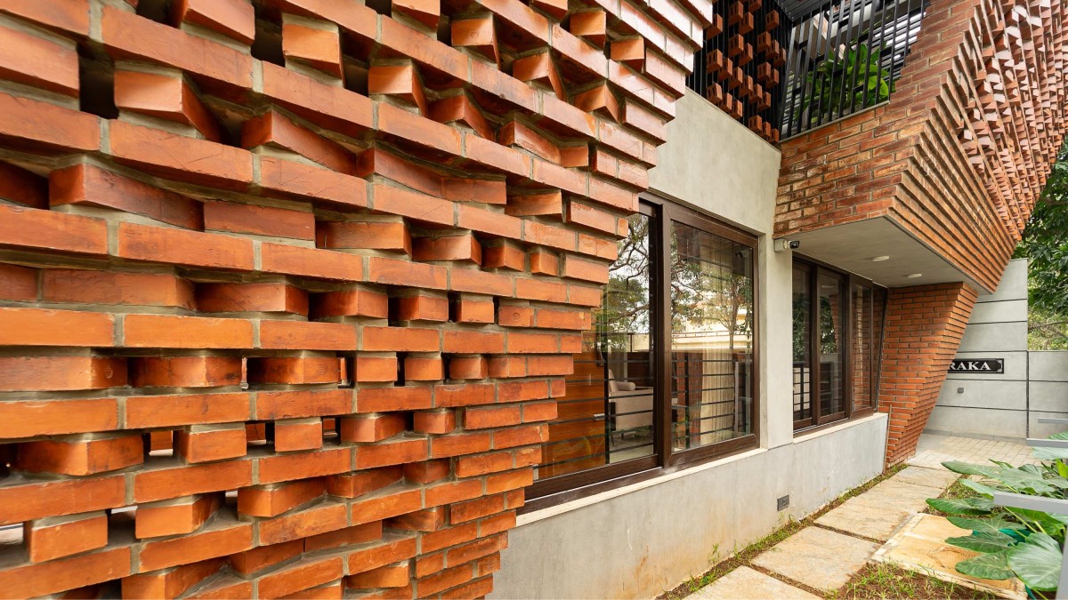 Detailed shot of brick wall of Vinod Residence by Murali Architects