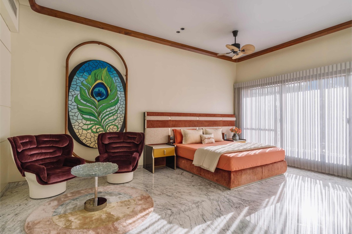 Parent's Bedroom of Sukhmangal by Hitesh Mistry & Associates