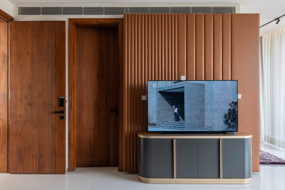 TV Unit of Residence 100 by Subash and Associates