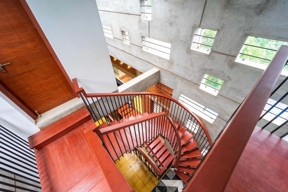 View from staircase of Aadaleesan Residence by Murali Architects