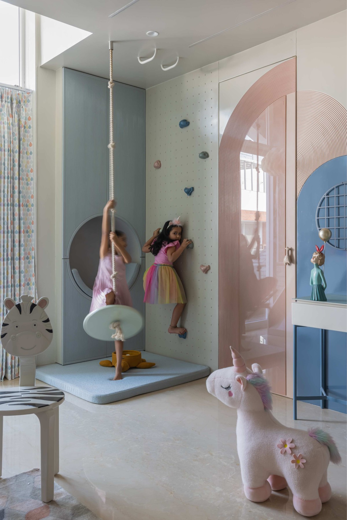 Kids Bedroom of Uma Villa by Viviana Interio