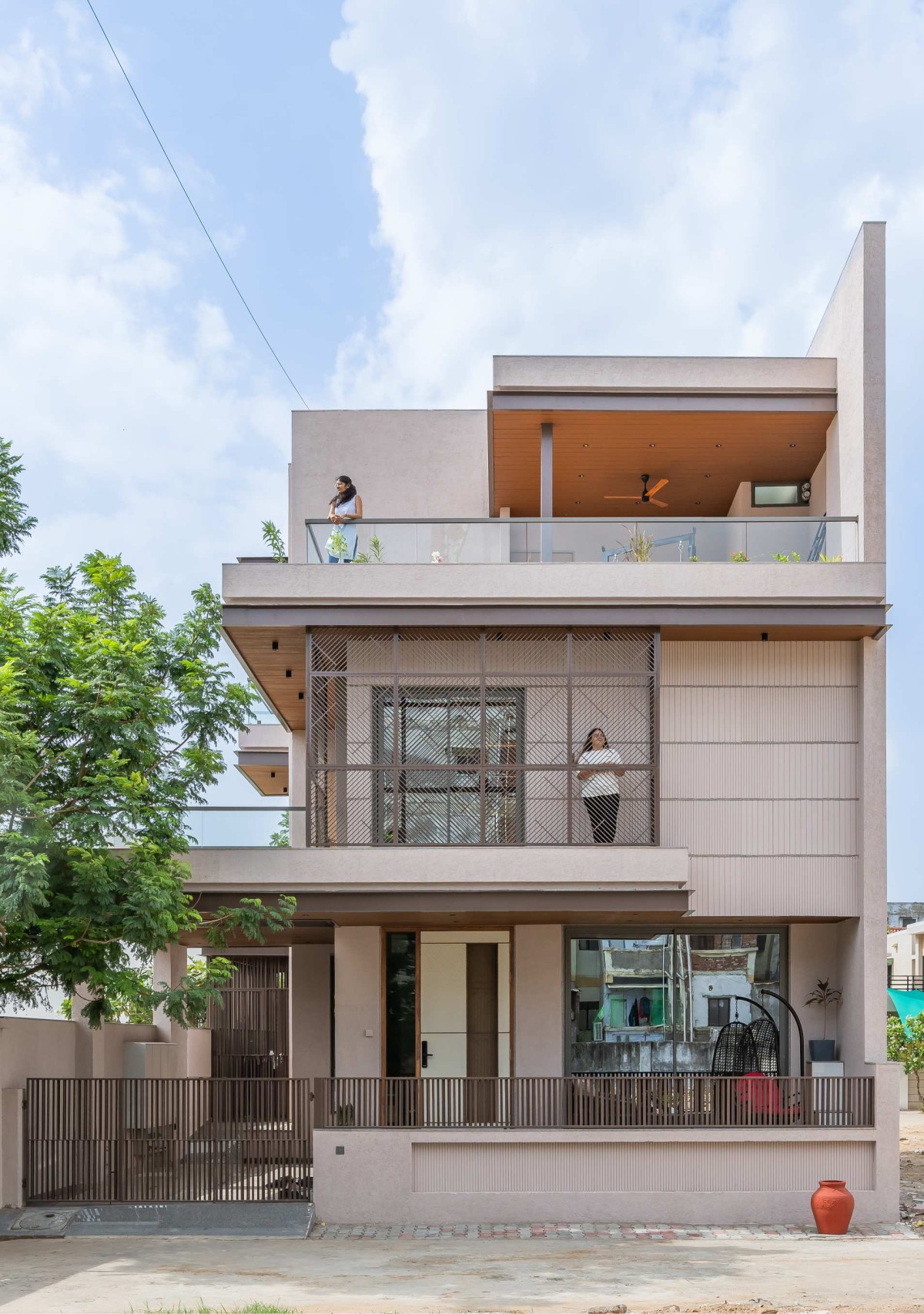 Exterior view of Sarkhej Bungalow by Harikrushna Pattani & Associates