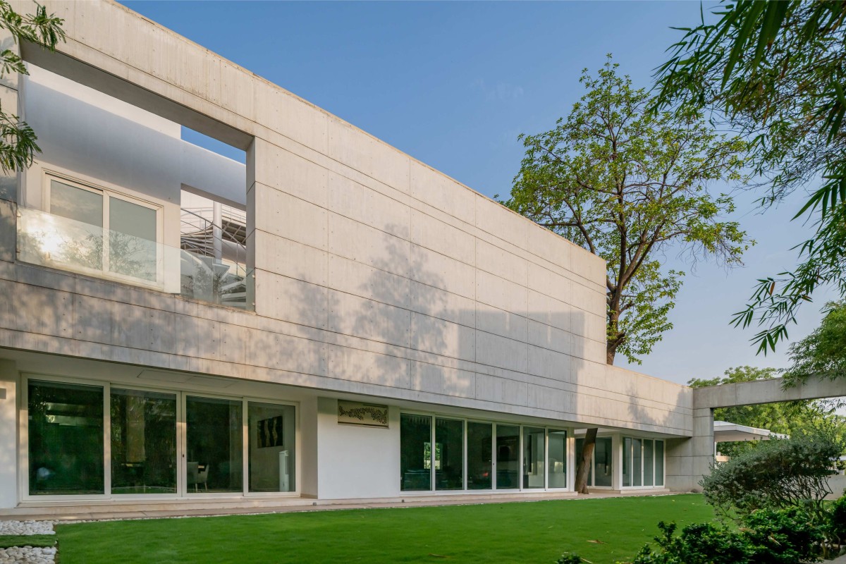 Exterior view of Lakhani Villa by INI Design Studio