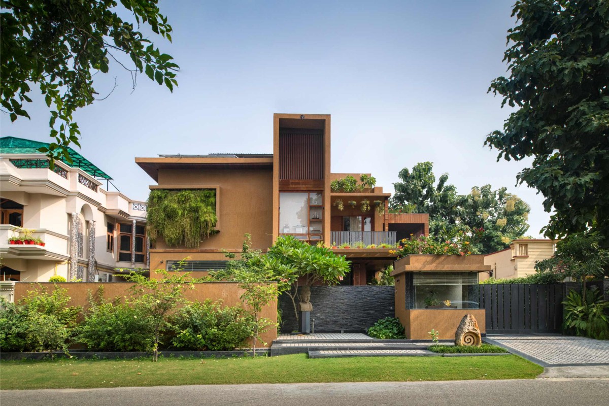 Exterior view of Harmony Courtyard Villa by Studio Clay