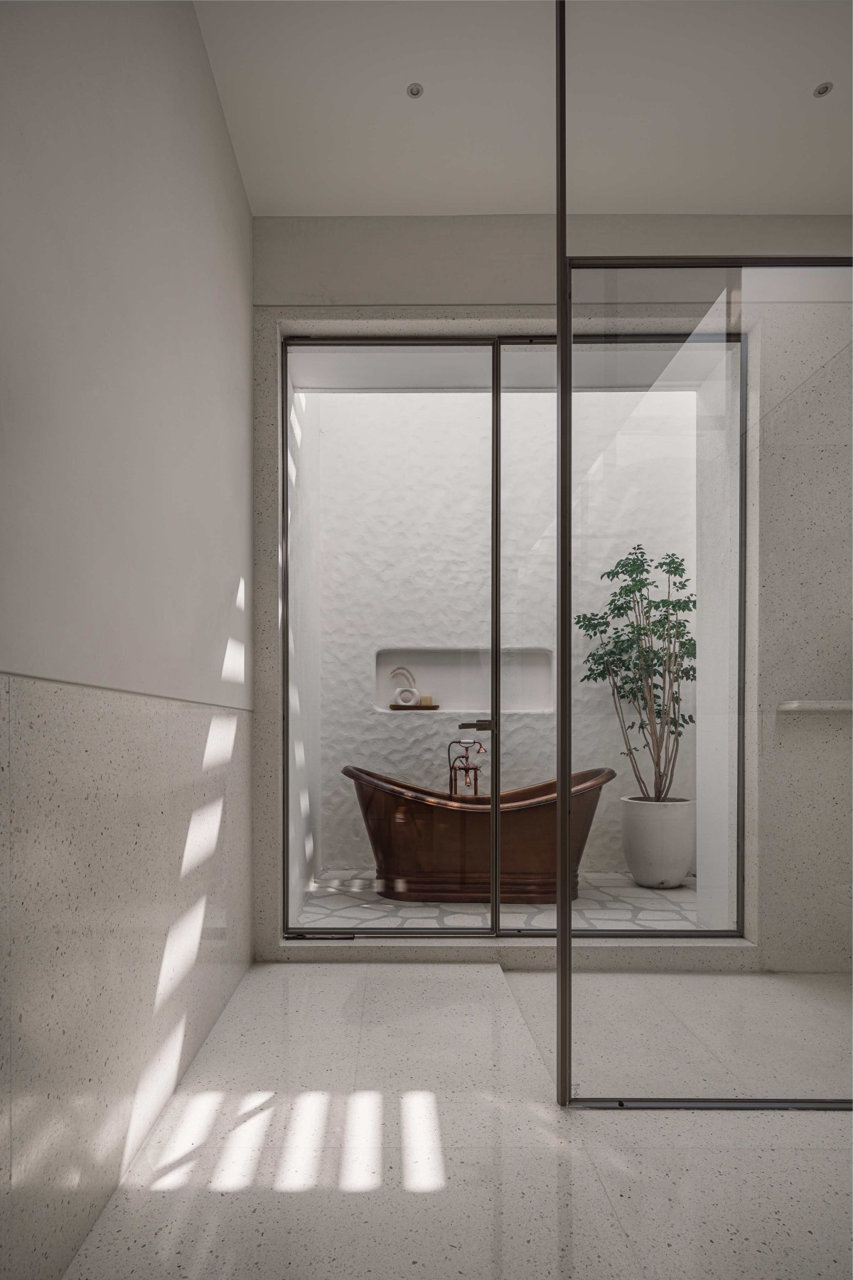 Bathroom of White House by Dipen Gada & Associates