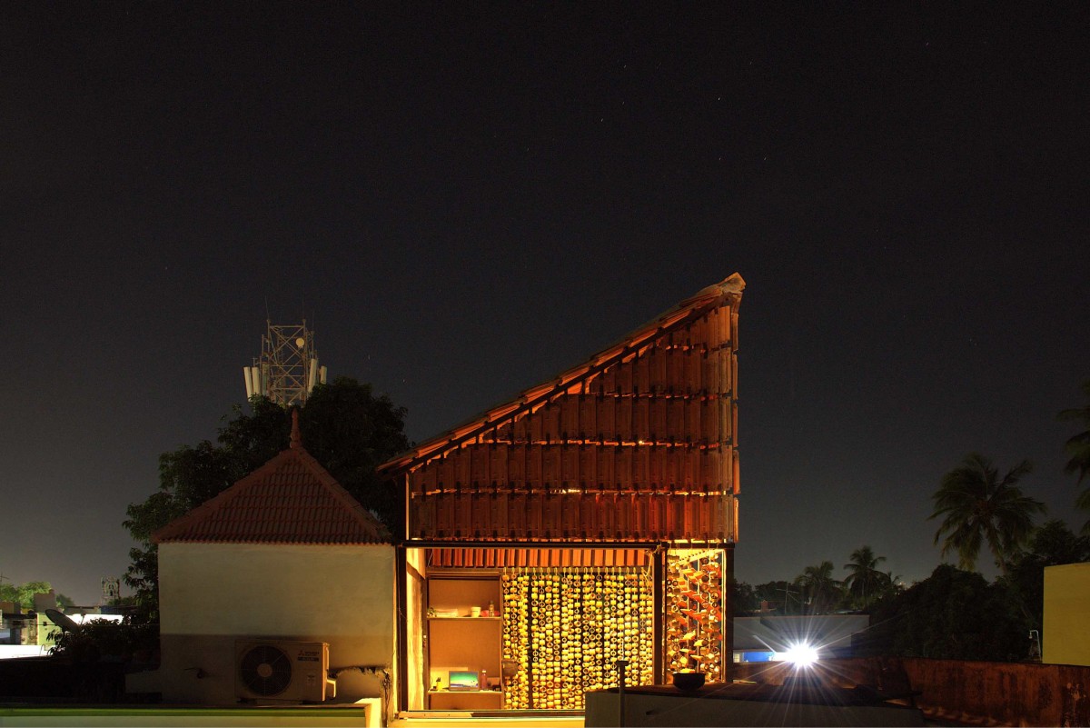 Dusk light exterior view of Terrace Studio by Onebulb Architecture