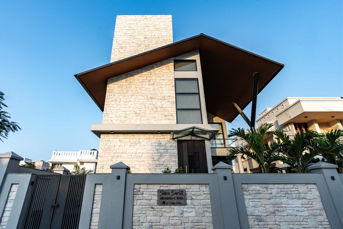 Exterior view of Patel Bungalow by Sheth Design Studio