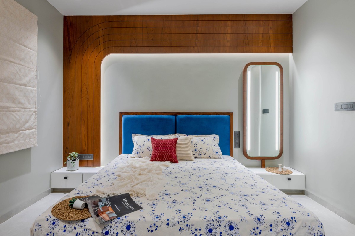 Master Bedroom of The Screen House by Mohit Jain & Architects