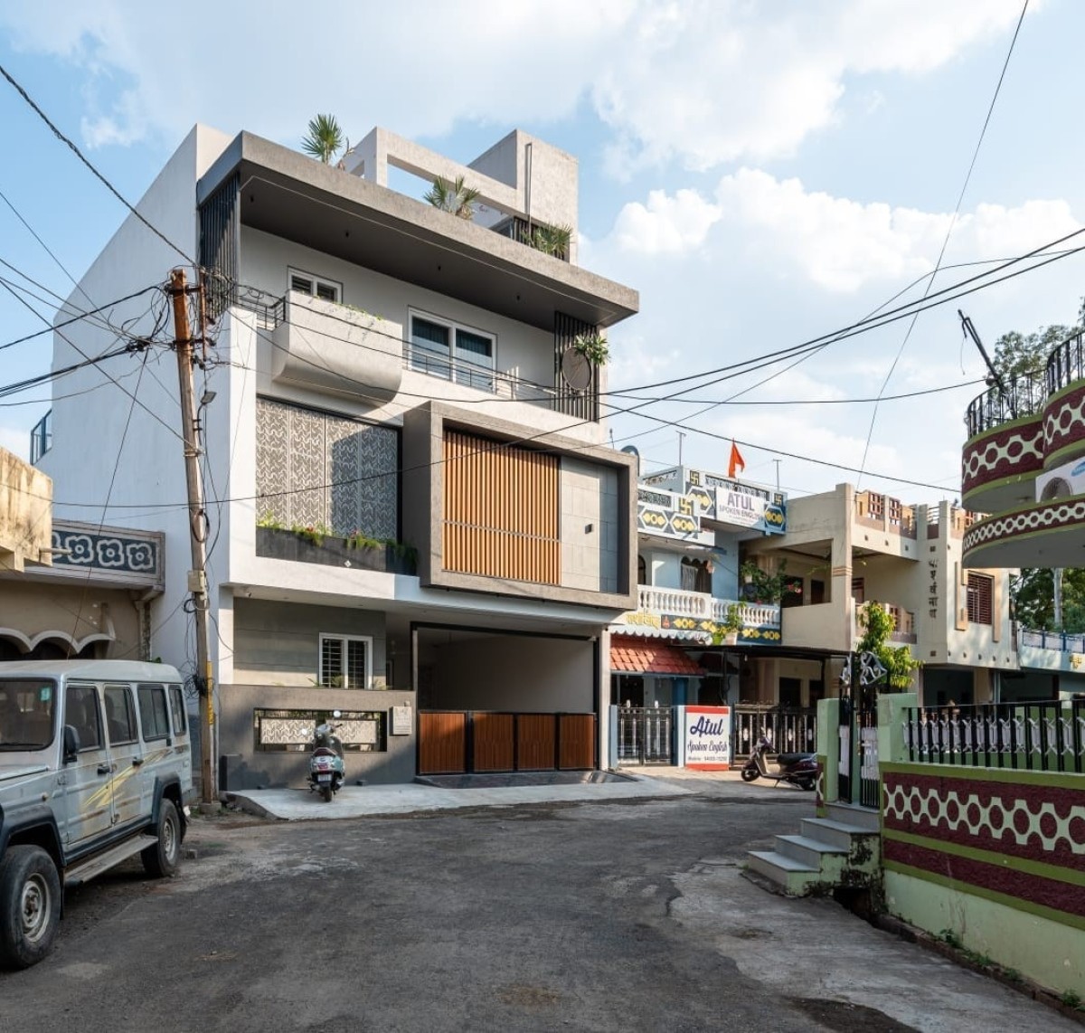 Exterior view of The Screen House by Mohit Jain & Architects