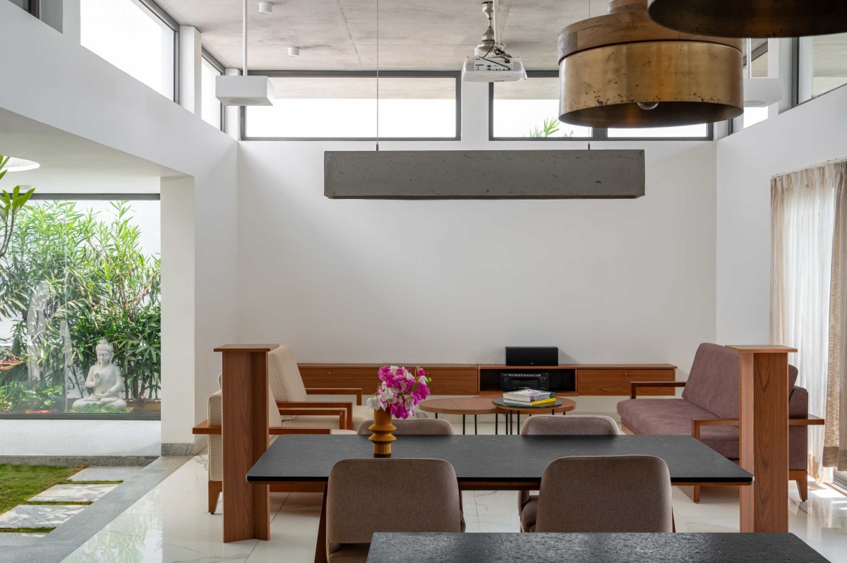 Living & Dining of Samam House by ma+rs