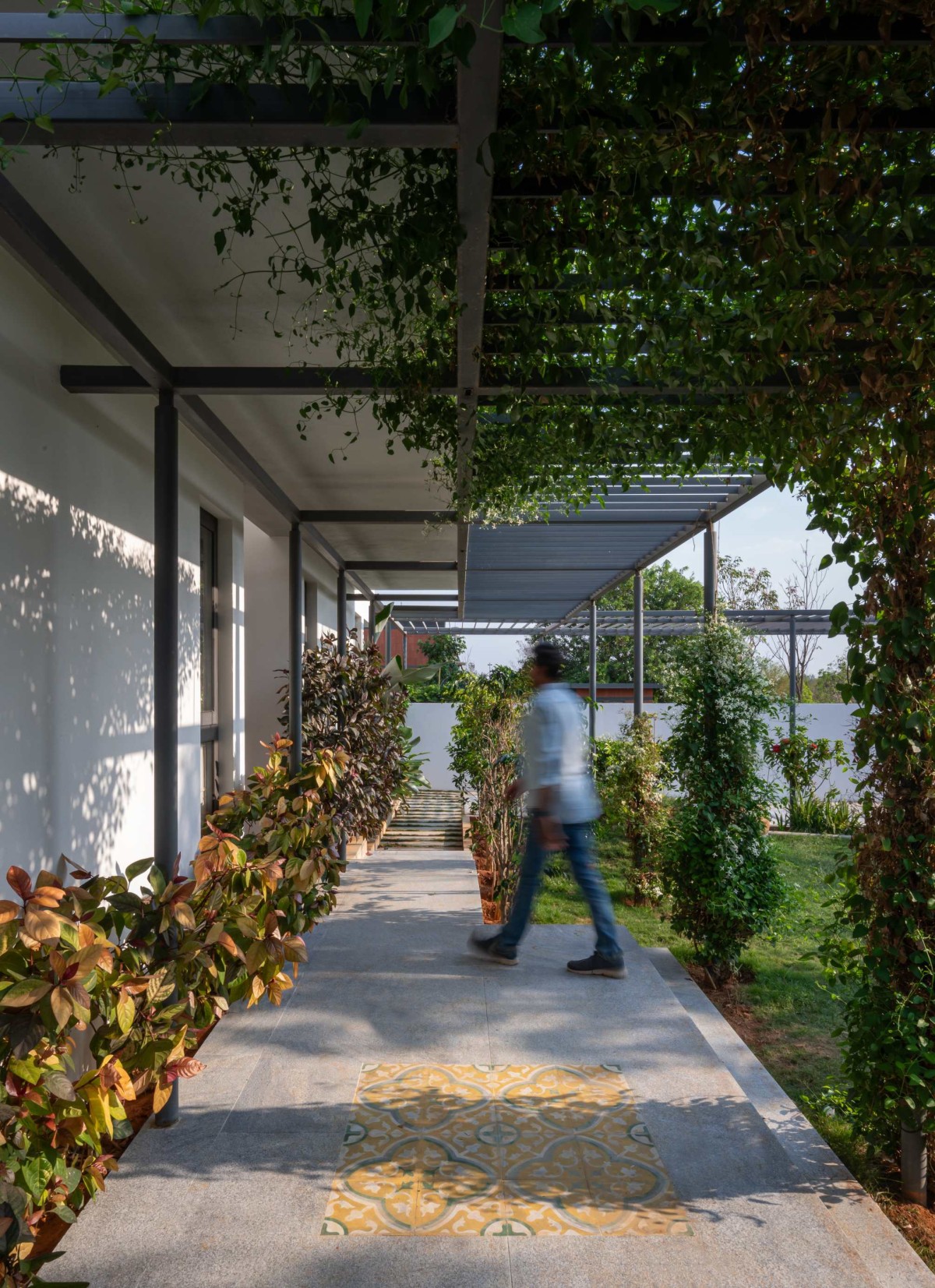 Outdoor lobby of Samam House by ma+rs