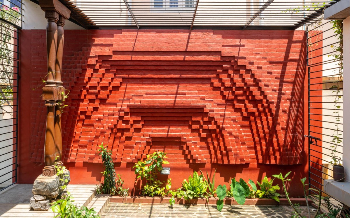 Courtyard of Paati Veedu by Art & Architecture