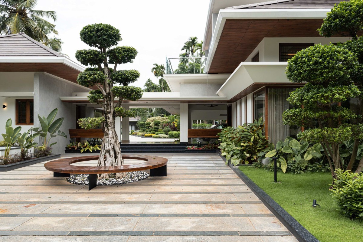 Outdoor Court of Sukoon by Amar Architecture