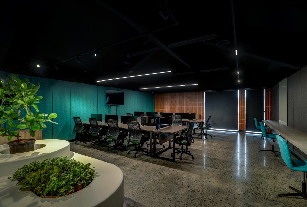 Workspace of Cap-Index by Creatabar Interior Architecture