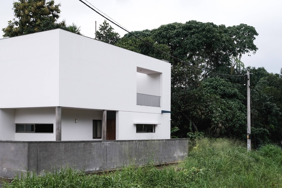 Exterior view of The Monolithic House by The Design Pursuit