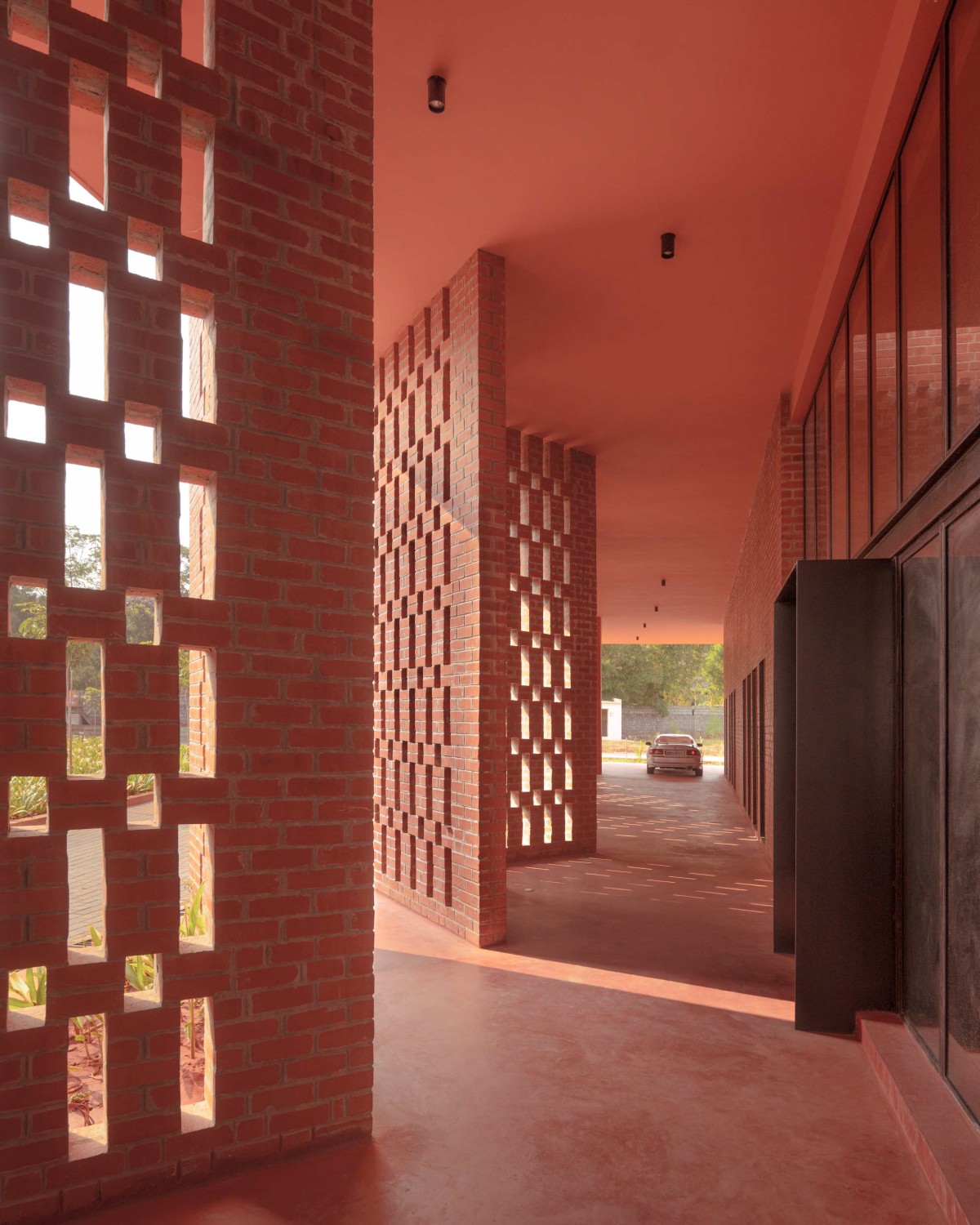 Outdoor passage of Dr. Vishnuvardhan Memorial Complex by M9 Design Studio