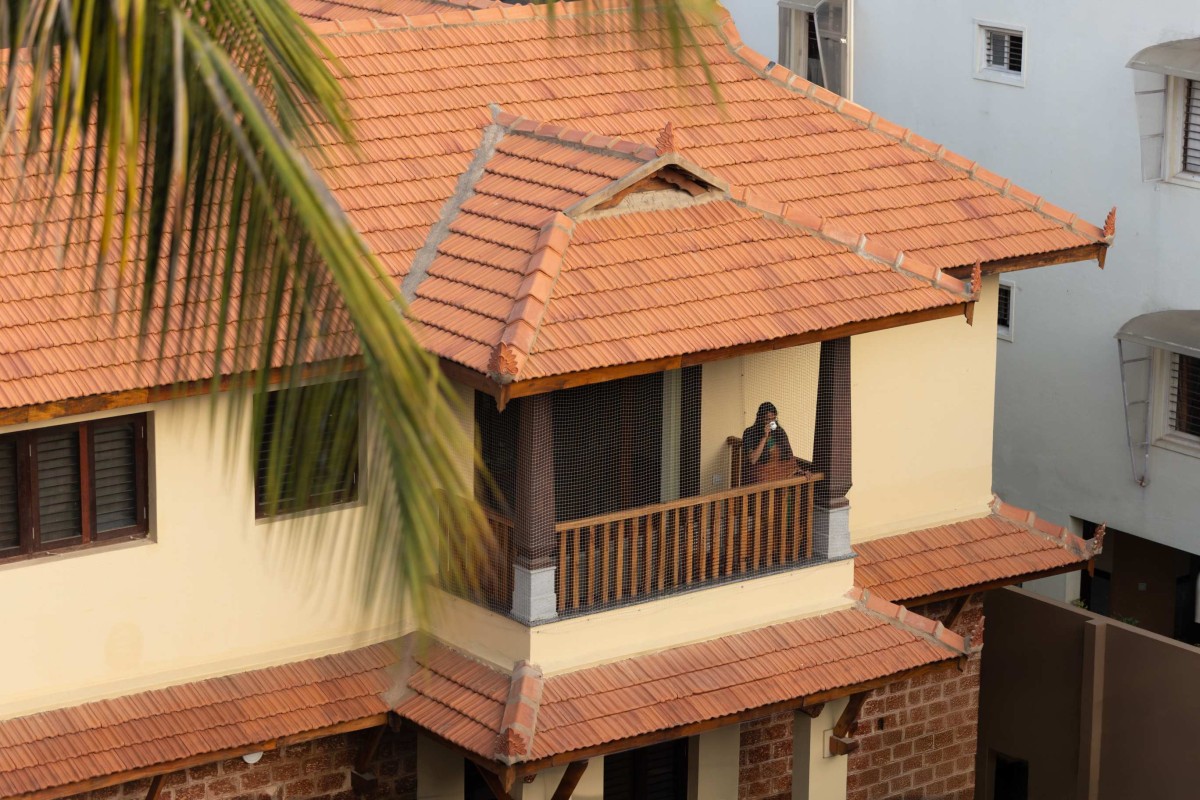 Balcony of Nithin Rao's Residence by Praangana Earthern Architecture