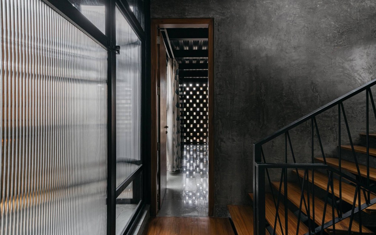 Corridor of Pulley House by Studio 3Ca