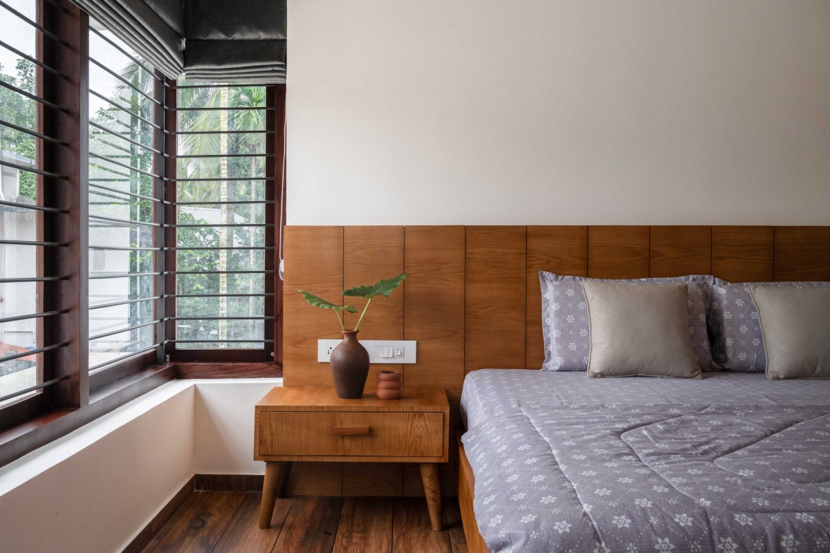 Bedroom of House Beneath a Jackfruit Tree by Uru Consulting LLP