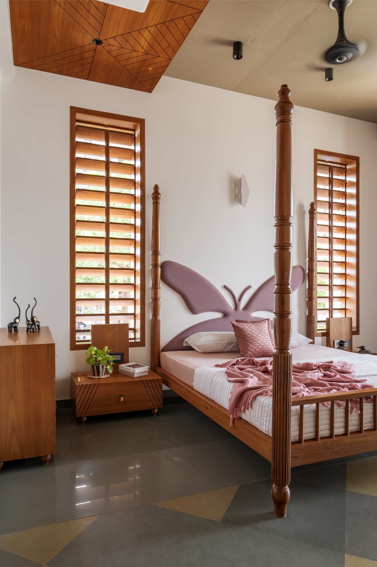 Daughter's Bedroom of Leelamrut by Design Team Architects