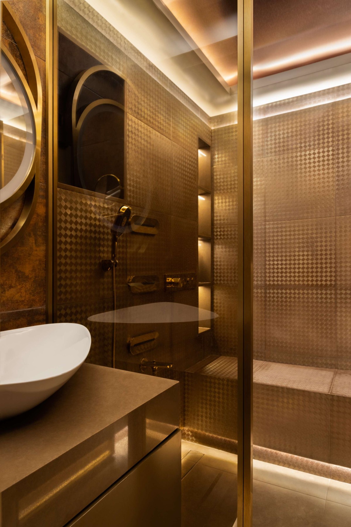 Steam room of Luxe Layers by MN Architecture & Interiors