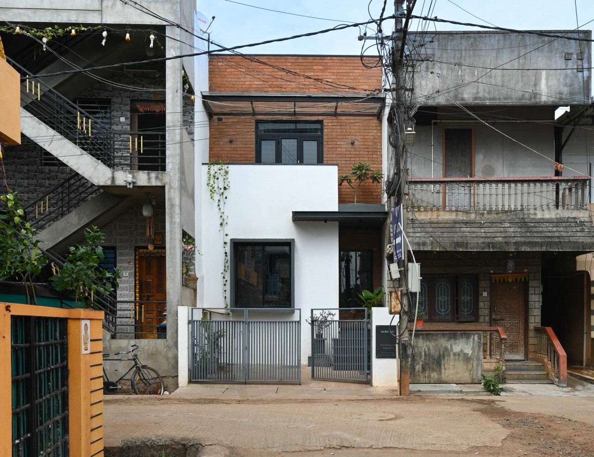 Exterior view of 13X70 House by Studio ZERO.1